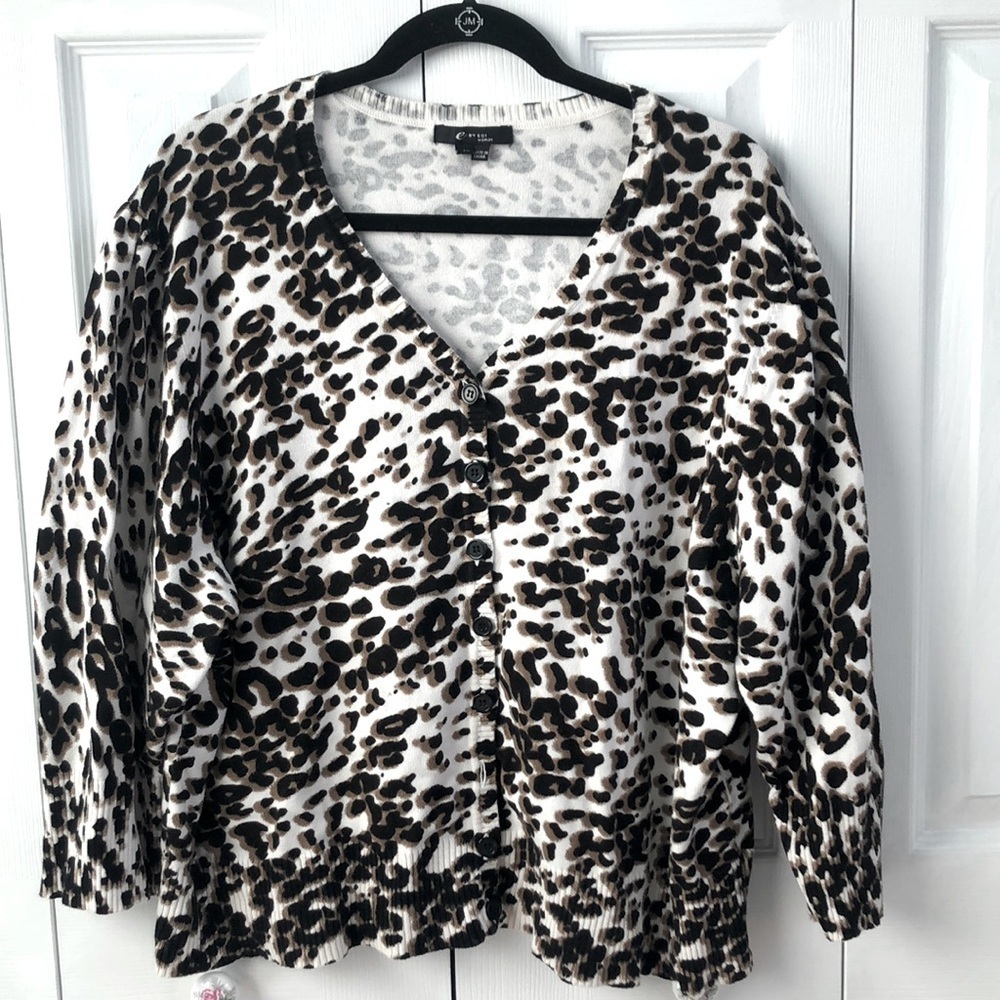 E By ECI Woman Cardigan Sweater Leopard Cheetah Animal Print 3X